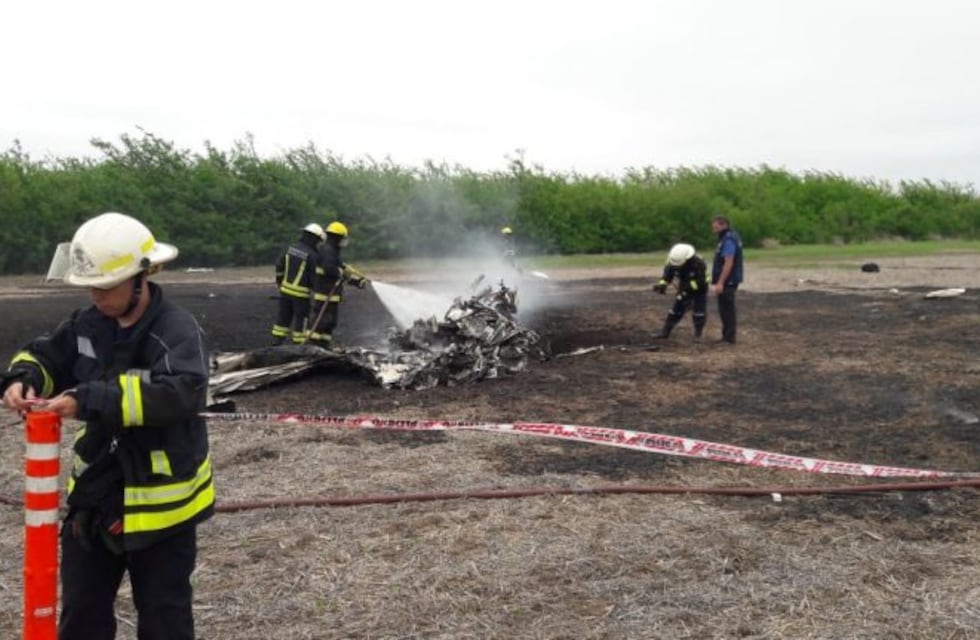 Buscan saber qué ocurrió con la avioneta estrellada en la que viajaban dos empresarios