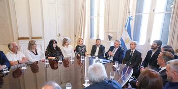 Alberto fernandez se reunió con intendentes y legisladores de Córdoba\u002E