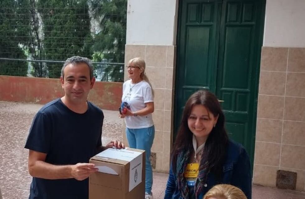 Javkin votó y pidió que esta sea la última elección con boleta sábana