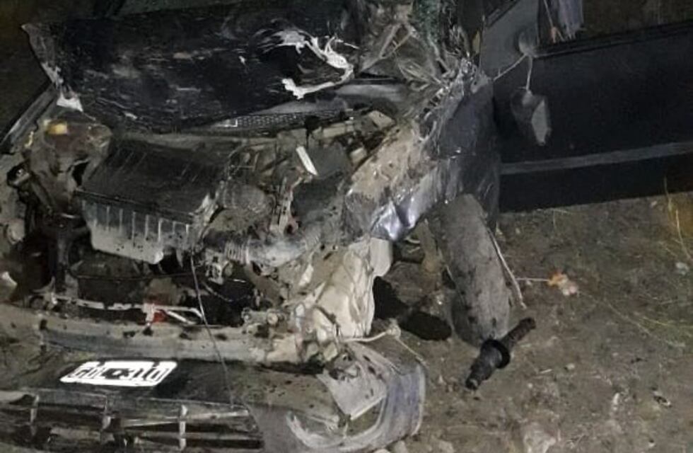 Se accidentó en ruta 40 y lo salvó un médico que venía detrás