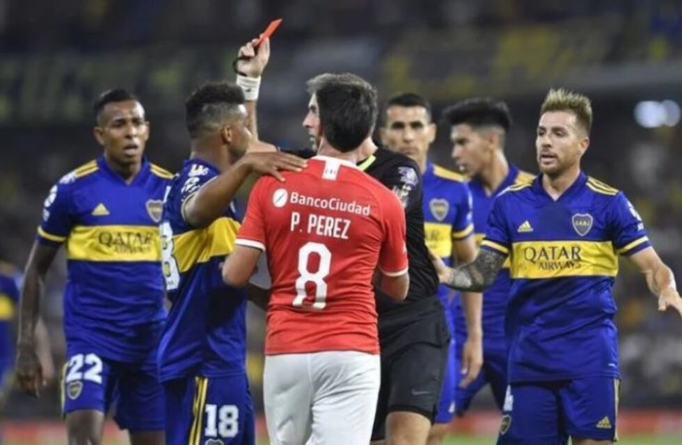 Pablo Pérez y una noche para el olvido frente a Boca en la Bombonera