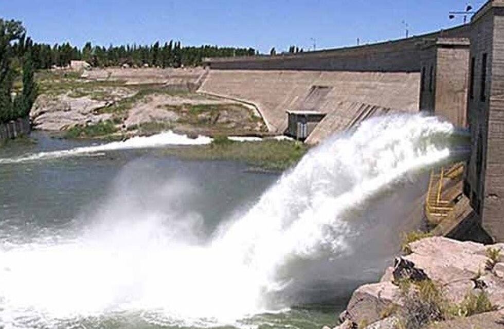Alertan a la comunidad por trabajos en una de las centrales hidroeléctricas en Los Nihuiles
