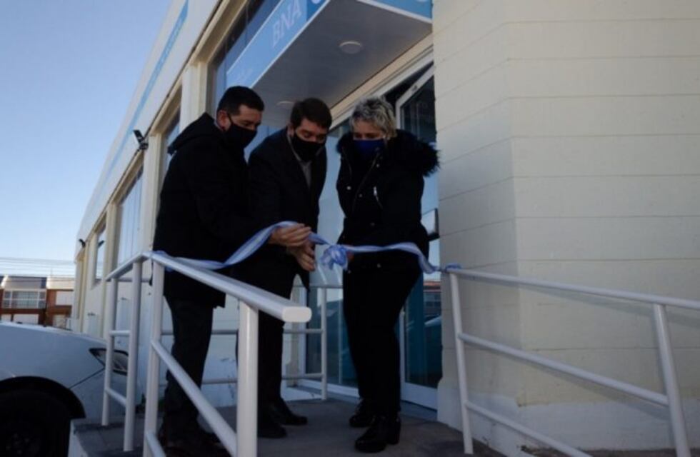 Inauguran cajero automático del Banco Nación en Playa Unión