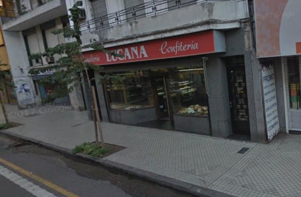 Otra tradicional panadería céntrica baja las persianas