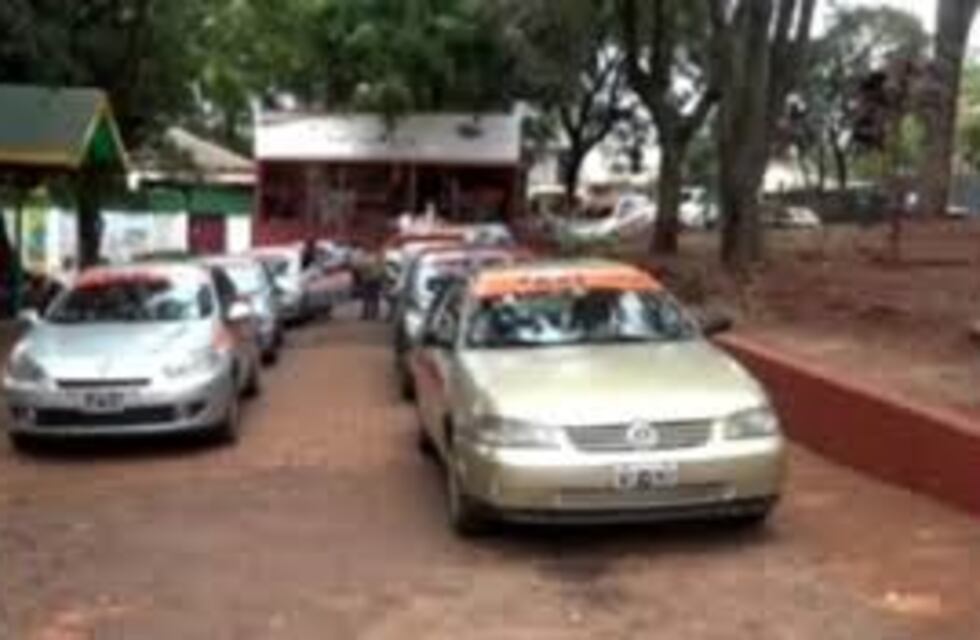 Los taxistas piden que el Concejo apruebe un aumento de tarifa