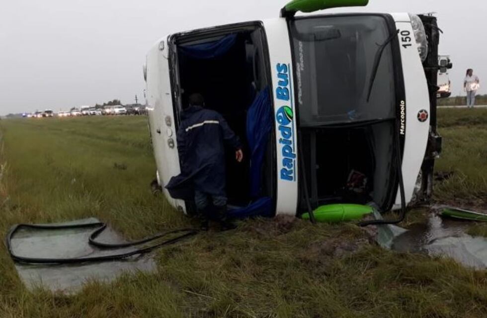 Volcó un micro cerca de San Lorenzo