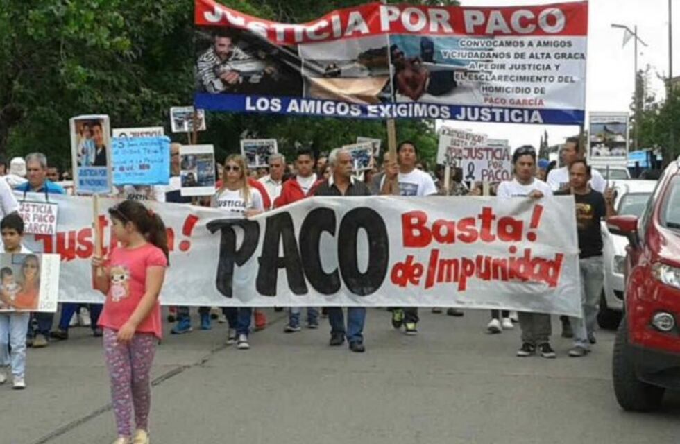 A "Paco" lo ejecutaron y acomodaron el cuerpo en la reposera