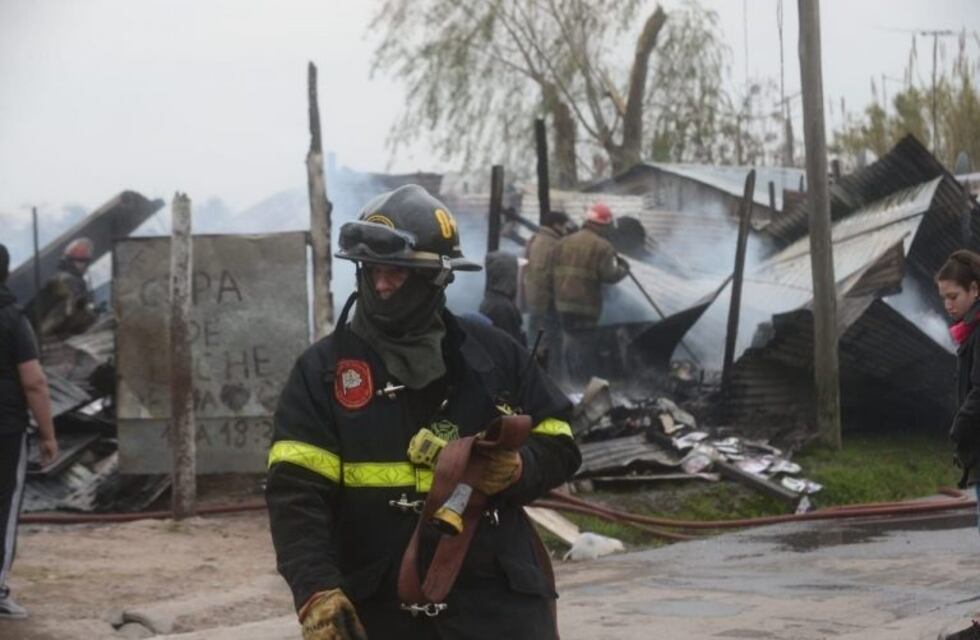 Conmoción en Gonnet por un abuelo atrapado en un incendio