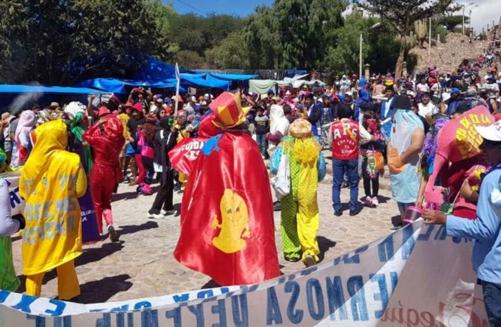 Carnaval 2020: a pleno sol, Humahuaca desentierra el "diablo de la alegría"
