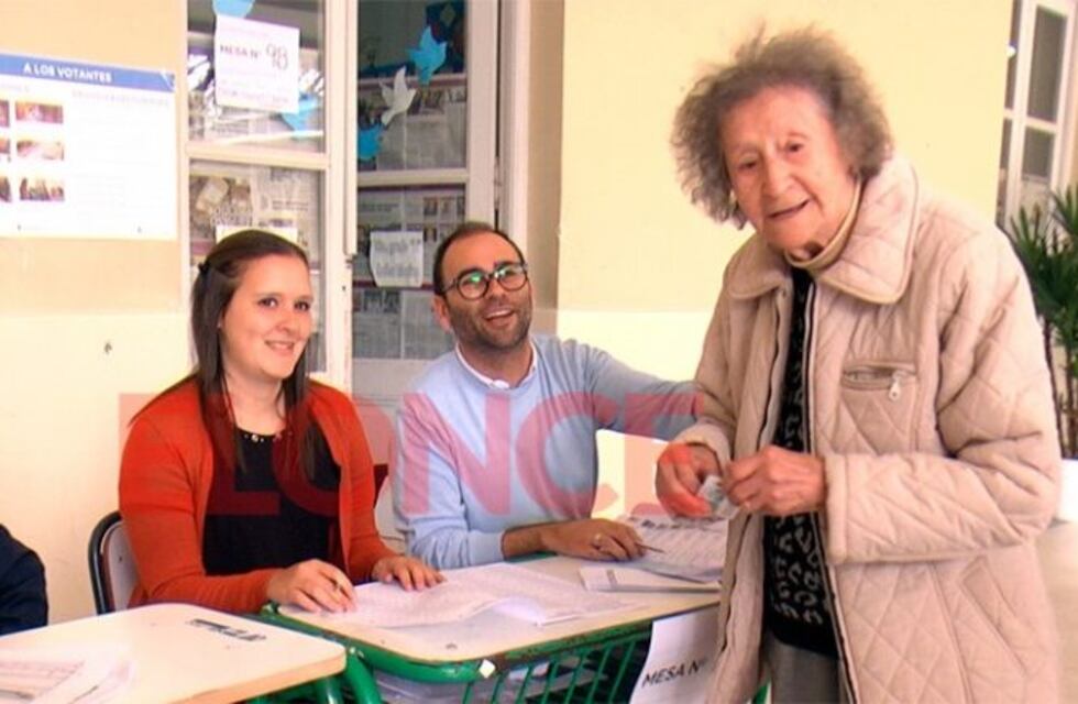 Nélida, la paranaense de 93 años que fue a votar