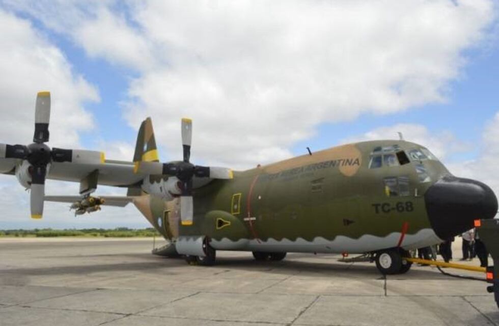 Recuperan el primer avión militar que aterrizó en la Guerra de Malvinas