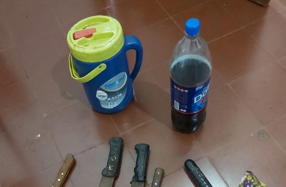 Los detuvieron por causar disturbios y tenían una bomba molotov en su poder
