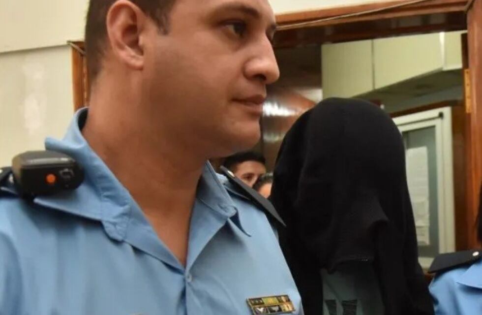 Lo condenan a 13 años porque hacía videos eróticos con su sobrina