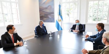 Alberto Fernández y Rodolfo Suarez en Olivos