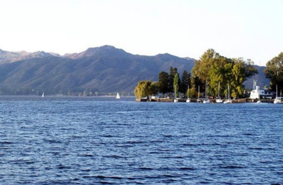 Encontraron un cadáver en estado de descomposición en el Lago San Roque