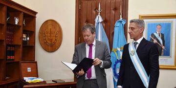 Arcioni tomó posesión del despacho\u002E