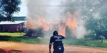 Incendio de un depósito de una carpintería en Leandro N\u002E Além\u002E
