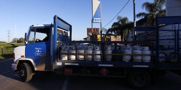 El precio de la garrafa social de gas sube 37%: pasará a costar $259 a partir de febrero\u002E (REUTERS)