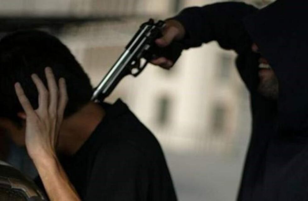 Salió de prisión, robó y amenazó a un padre y a su hijito de contagiarlos con VIH