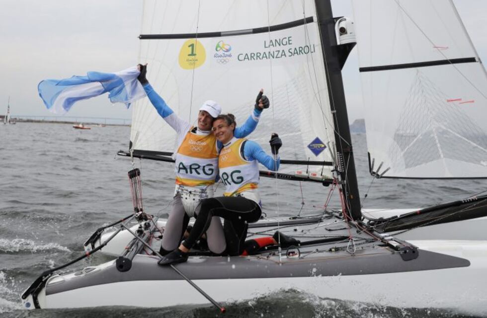 La rosarina Carranza Saroli y Santiago Lange avanzaron al undécimo puesto en el Mundial