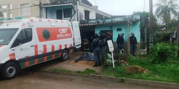 Lograron reducir y trasladar a un psiquiátrico al hombre que efectuó disparos en su casa