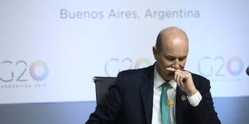 El presidente del Banco Central de Argentina, Federico Sturzenegger, durante la segunda jornada de la cumbre financiera del G20 en Buenos Aires, Argentina\u002E La cumbre expresó su preocupación por los riesgos que pudieran afectar a la economía global, en particular las \