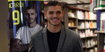 ITA01 MILu00c1N (ITALIA), 10/10/2016.- El delantero argentino del Inter de Milu00e1n, Mauro Icardi, durante la presentaciu00f3n de su libro