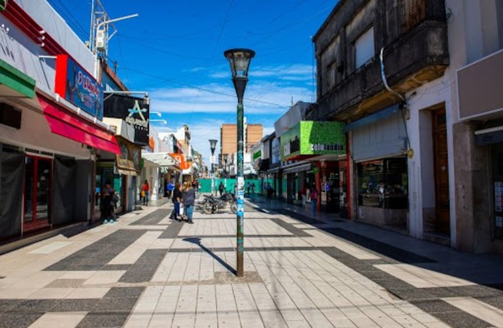 Adán Bahl autorizó la re apertura de bares en Paraná, ¿cómo será la modalidad?