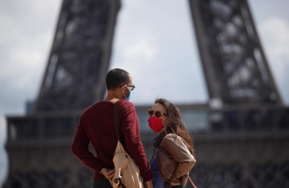 Preocupación en Francia: se superaron los 30.000 casos diarios de coronavirus