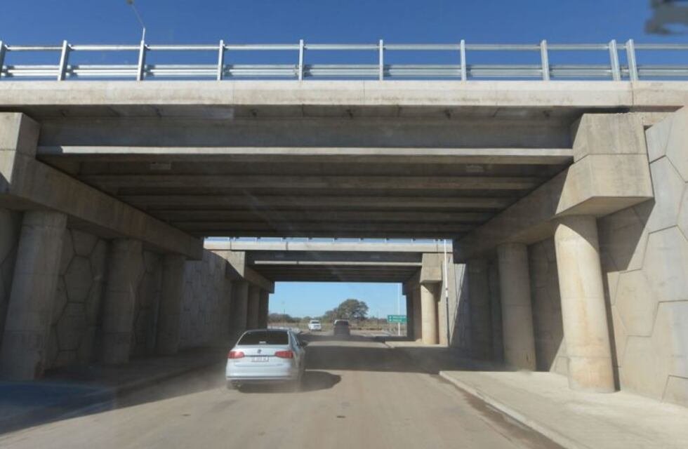 Schiaretti verificó los avances de las obras en la Autopista Ruta 19