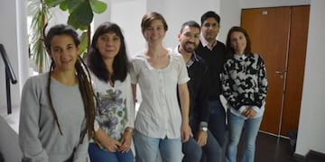 Científicos del INIFTA trabajan en un proyecto para aplicar antimicrobianos sobre el tubo endotraqueal y evitar las neumonías asociadas a su uso (Conicet La Plata)