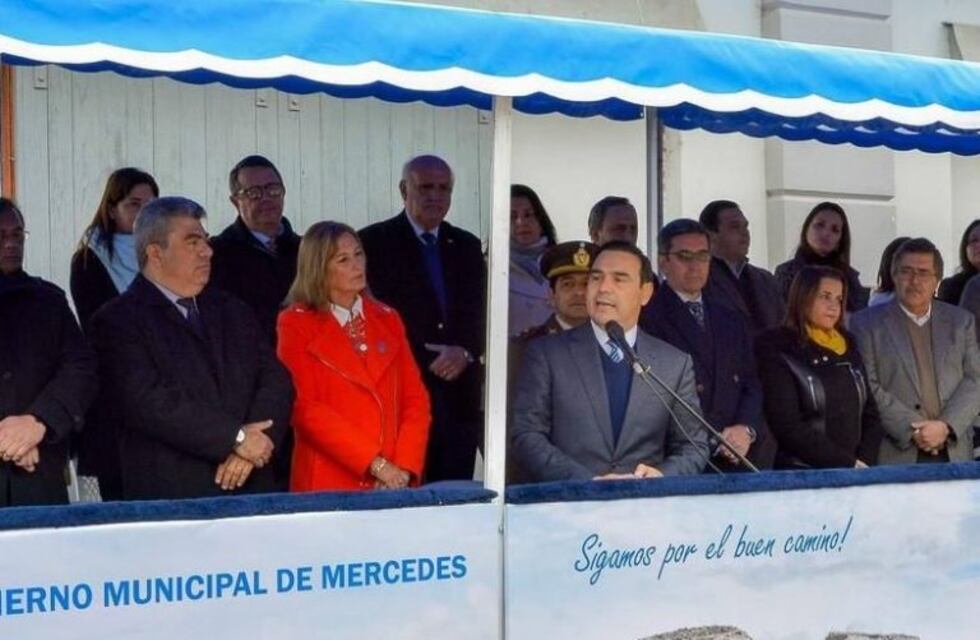 Cruces entre Valdés y Elvira Sánchez durante los festejos por el aniversario de Mercedes