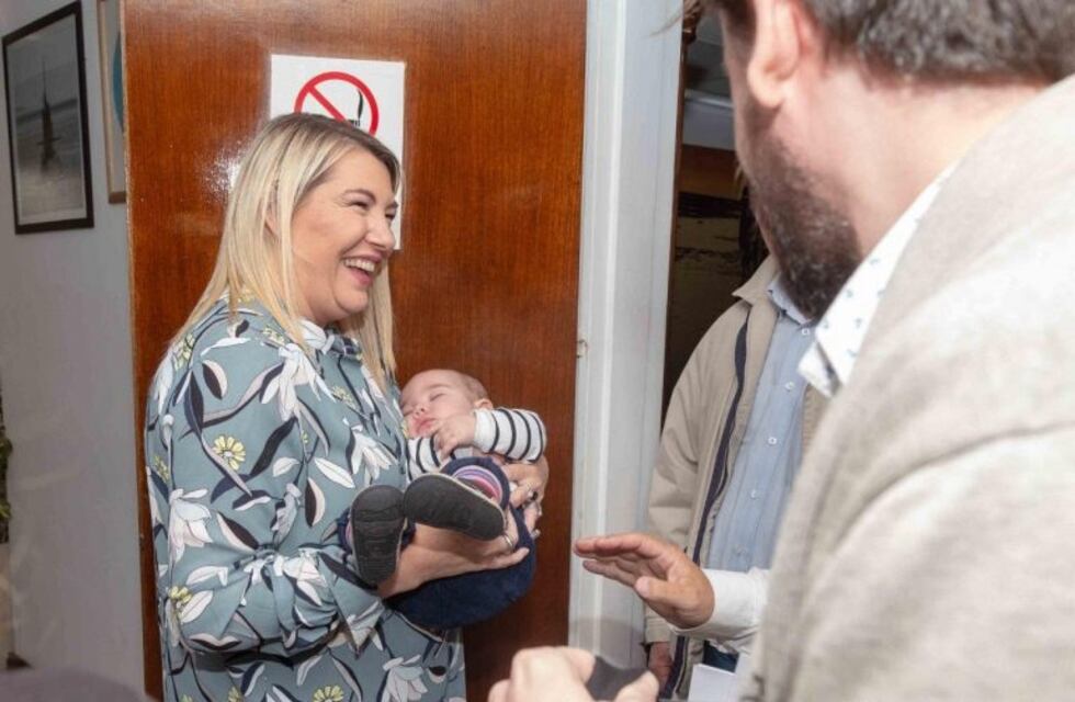 La Gobernadora Bertone firmó el contrato para la construcción del edificio de Reencontrándonos