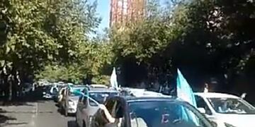 Los mendocinos salieron a la calle a celebrar el Dia de la Lealtad\u002E