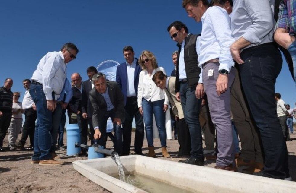 Quedó inaugurado el acueducto Bowen-Canalejas