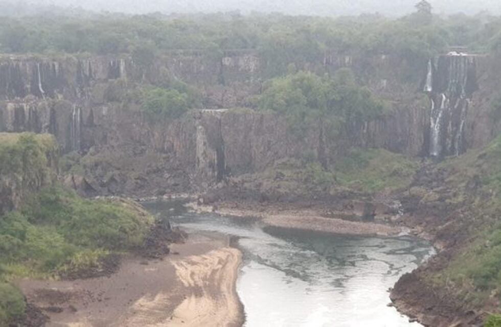 Cataratas sin agua: funcionarios de Misiones presentaron un proyecto para regular el elemento vital en Brasil
