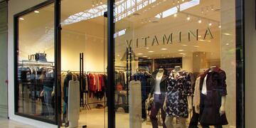Vitamina es una de las dos marcas que remata ropa al 70% de descuento. (Gentileza Clarín)
