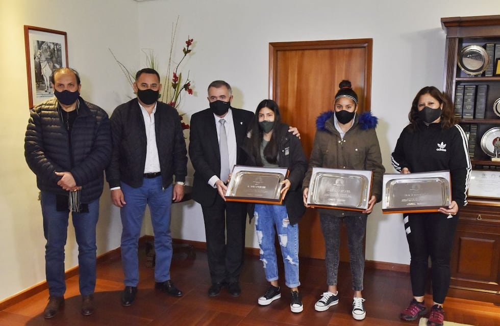 Las dos tucumanas campeonas con San Lorenzo fueron recibidas por Jaldo