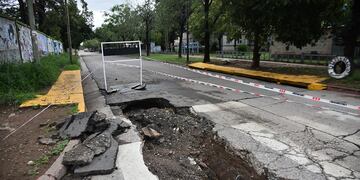 Un nuevo socavón apareció este martes en la ciudad de Córdoba.