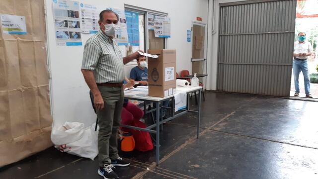 Ya votó el intendente de Posadas, Leonardo Stelatto, y remarcó la importancia de que “el ciudadano se exprese”.