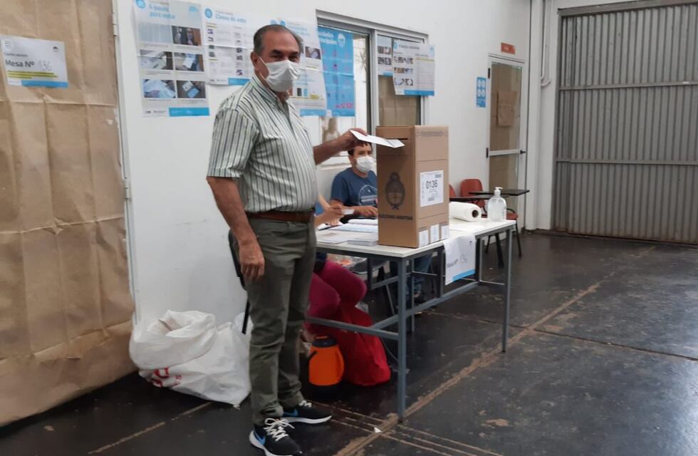 Elecciones 2021: Ya votó el intendente de Posadas, Leonardo Stelatto, y remarcó la importancia de que “el ciudadano se exprese”