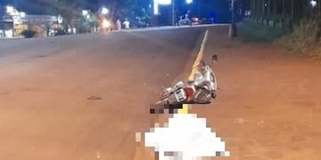 Accidente fatal en San Ignacio: un motociclista falleció tras despistar con su vehículo.
