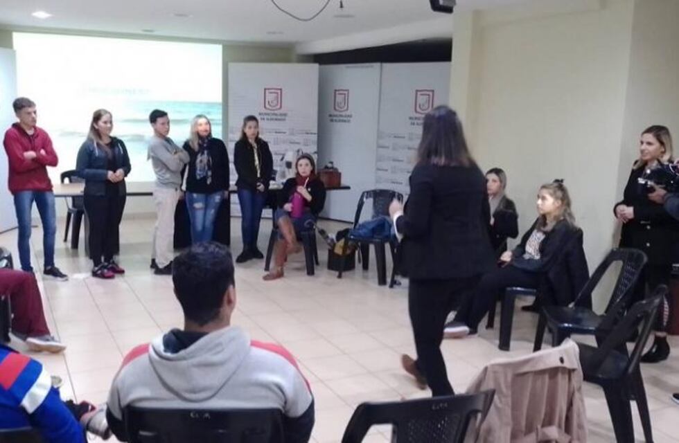 Eldorado: Se dictó el taller sobre danza “Mi cuerpo cuenta historias”
