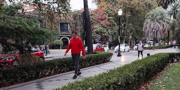 La jornada se presta para recorrer el bulevar Oroño sin descuidar el abrigo.