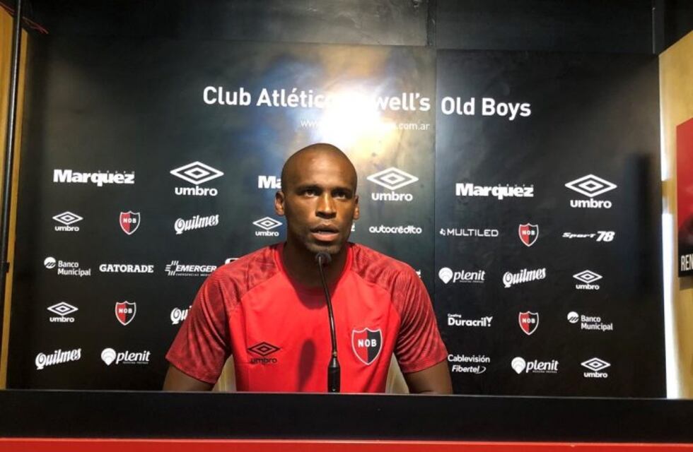 El patadón de Ribair Rodríguez que le valió la roja