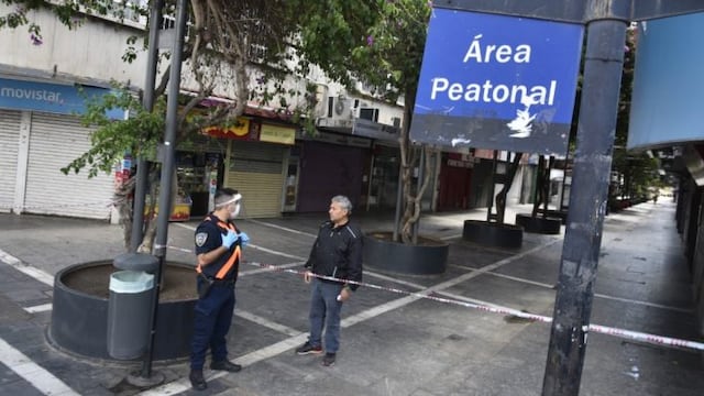 Peatonal vallada en Córdoba