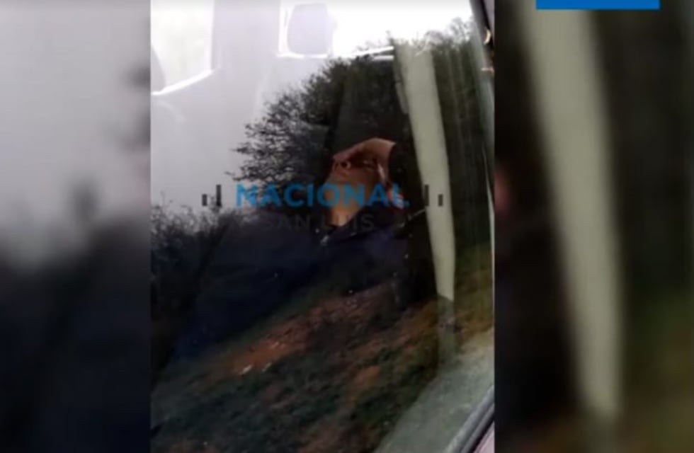 Escracharon a policías de San Luis durmiendo en horas de trabajo