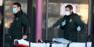 Paramédicos en Inglaterra (Foto: Daily Mirror)