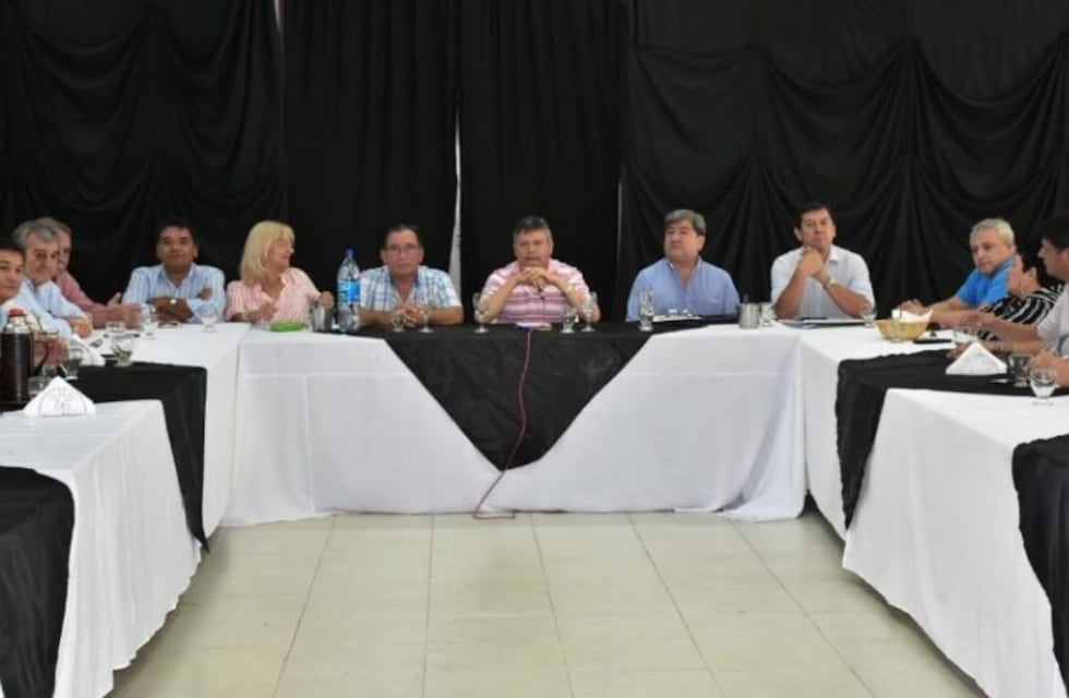 Domingo Peppo se reunió con intendentes en Margarita Belén