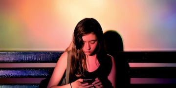 El uso constante del smartphone o celular provoca sentimientos de envidia y soledad\u002E (UNPLASH)
